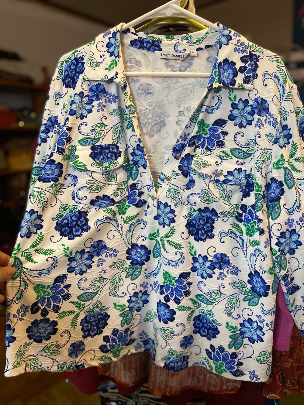 Emily Daniels Blue Floral V-Neck Blouse - Picture 5 of 6